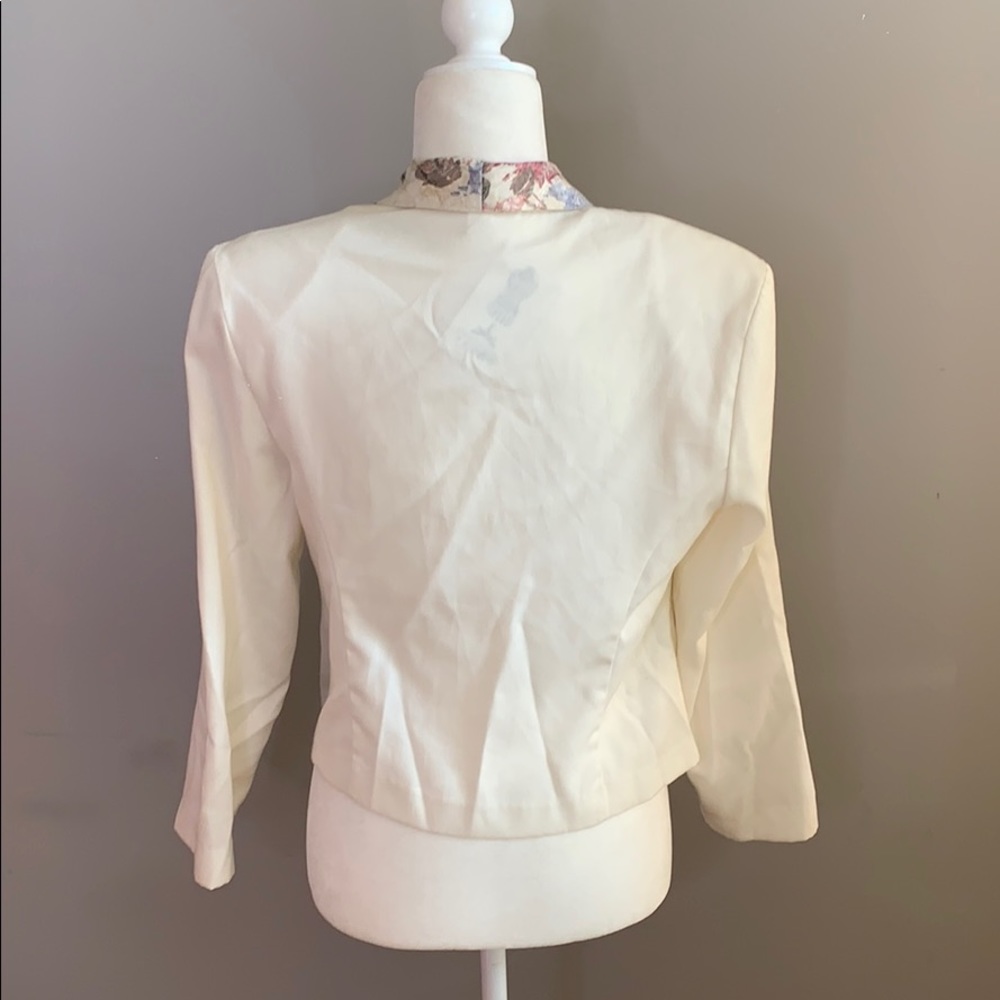 Vintage White Blazer SZ M w Floral Details - Picture 3 of 8